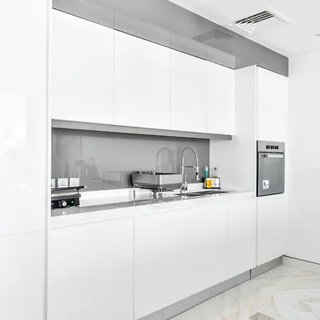 Luxury 2 Bedroom Beachfront Apt W Stunning Sea View Dubai Exterior photo