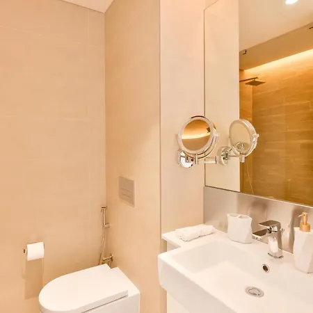 Luxury 2 Bedroom Beachfront Apt W Stunning Sea View Dubai Exterior photo