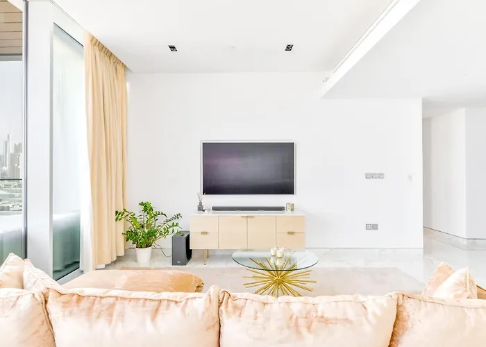 Luxury 2 Bedroom Beachfront Apt W Stunning Sea View