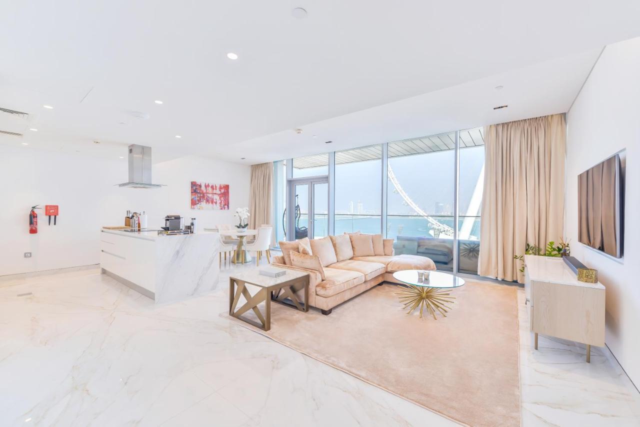 Luxury 2 Bedroom Beachfront W Stunning Sea View