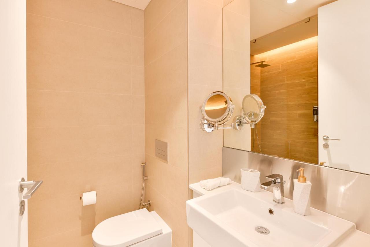 Luxury 2 Bedroom Beachfront W Stunning Sea View Apartment Dubai