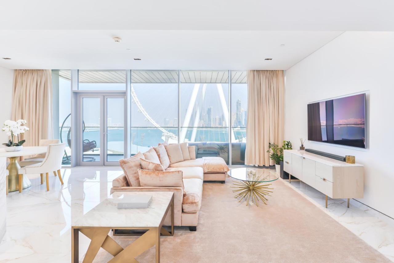 Luxury 2 Bedroom Beachfront W Stunning Sea View Apartment *