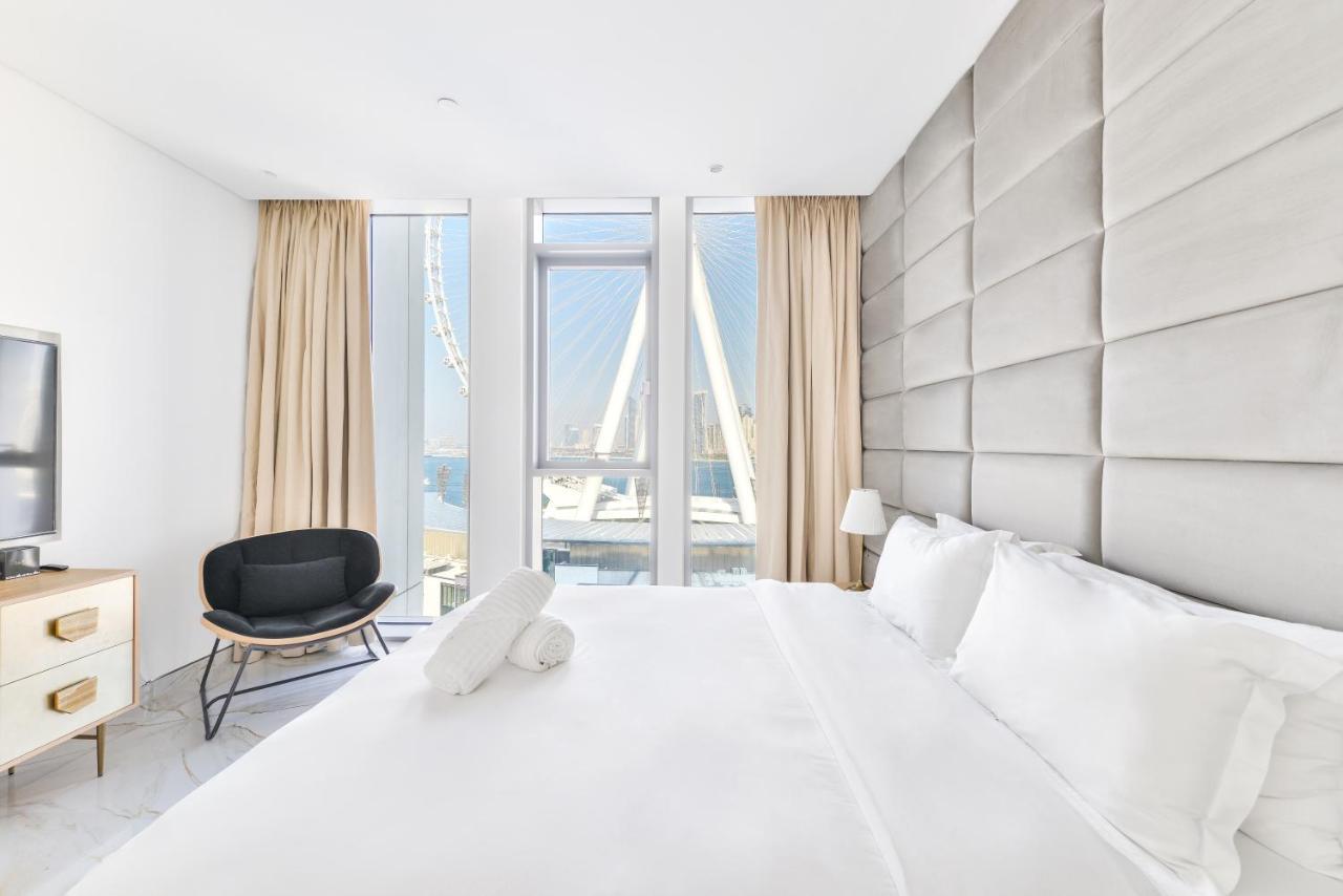 Luxury 2 Bedroom Beachfront W Stunning Sea View Apartment *