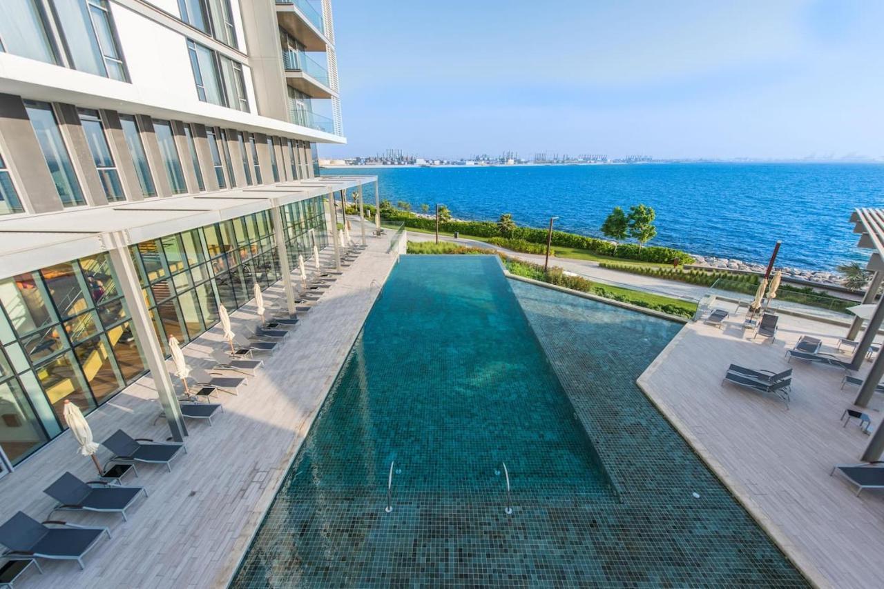 Luxury 2 Bedroom Beachfront W Stunning Sea View Apartment *
